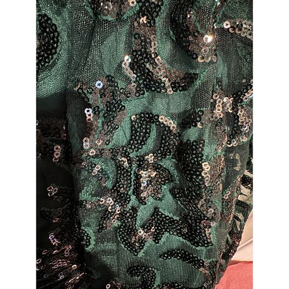 Lulu’s NWT emerald green sequence mini party dress - Picture 7 of 10